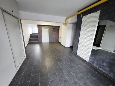 Vând apartament cu 3 camere