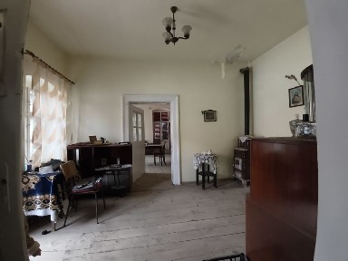 Casă săsească cu beci boltit (cramă), în zona turistică la 5 km de Râșnov, în Zărnești Brașov (Tohanu Vechi). !