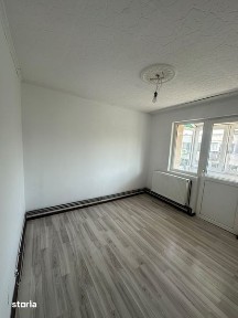 Vând urgent apartament 2 camere sector 5 aleea imasului