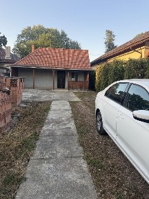Vand casa in Aradul Nou pe maulul Muresului (Port Arthur)