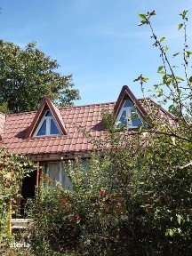 Casa cu teren si deschidere la lac