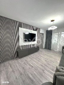 Apartament de vanzare - 3 camere, Micro 8,et 1
