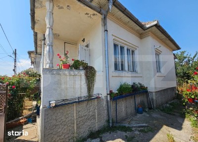 Casa 2 camere, 65 mp, 847 mp teren, zona Unirea
