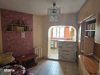 Gazda 1-2 fete Zimbru - 1/2 camere Decomandat