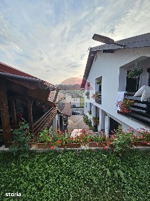 Casă / Vilă cu 9 camere de vânzare