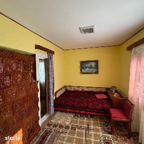 Hantesti - casa de locuit cu 3 camere si anexe