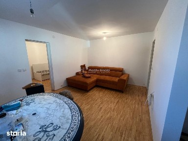 Caransebes, 3 Camere, Et.1, Renovat, Zona Nord