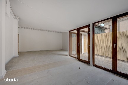 Spatiu comercial Parcul Carol - salon - magazin - cafenea - 60 mp.