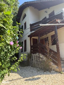 Vila cu iaz si vedere la padure | Leresti | 6 camere