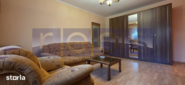 VANZARE 3 CAMERE DECAMANDAT VITAN
