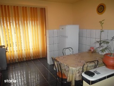 Inchiriez apartament 2 camere decomandat Deva, Mihai Viteazu, etaj 2