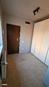 Apartament de închiriat - ultimul etaj, 72 mp