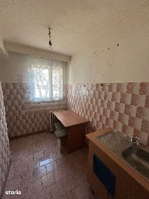Apartament 2 camere-Zona Sud -etaj 2/4 - 40 mp 43000 euro negociabil