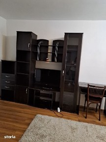 Ofer spre închiriere apartament cu 3 camere,Robea-Catedrala