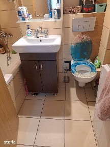 Inchiriez garsoniera in Deva, Saturn (Politie), decomandata, etaj 2