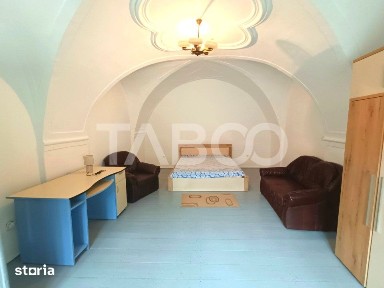 Apartament la casa 3 camere 70 mpu utili in apropiere de Piata Cibin