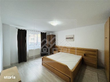 Apartament la cheie, 3 camere, balcon, zona Rahova