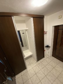 2 camere la 5 minute de metrou gorjului, balcon generos si parcare