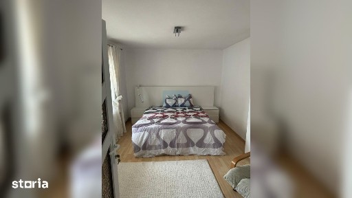 Casă spațioasă de vânzare - 210.000 €