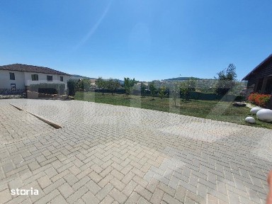 Casa 220mp, 3 dormitoare, curte 15 ari!