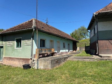Vand sau schimb cu apartament în Deva, casa in Hartagani