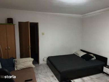 Proprietar,inchiriez garsoniera