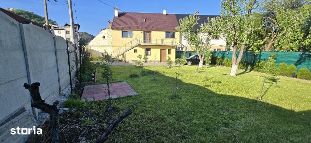 Casă renovata complet cu 2 apartamente