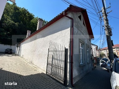 Casa de vanzare, 200 mp, 360 teren, zona Centrala