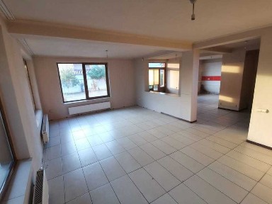 Vand Casa cu 4 Camere in Santandrei