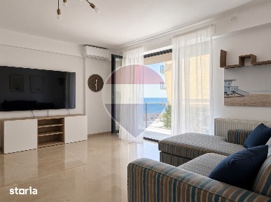 Apartament langa plaja cu terasa si vedere la mare