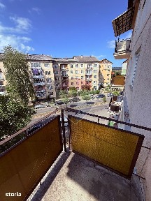 Apartament cu 3 camere de vânzare