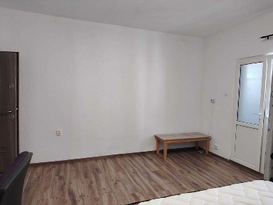 Locuință în vilă, aprox. 67 mp total, curte comună - zona centrală, Strada Gazelei / Parcul Carol / Regina Maria