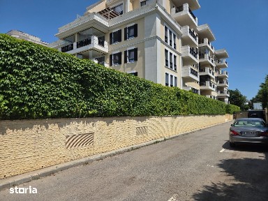 Apartament cu 4 camere si curte privata exclusiva