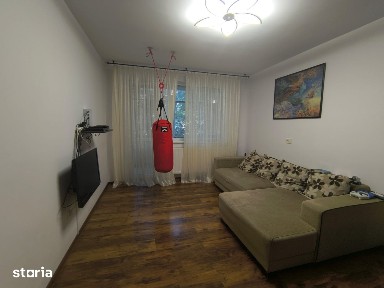 CITY MALL 4 CAMERE SEMI,90 MP PRET 155000 EURO