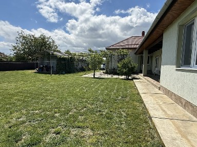 Casă de vanzare Ineu sau schimb cu apartament