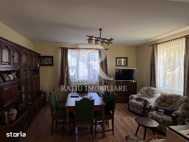 Casă cu 4 camere de vânzare | Parcelă de 700 mp | Sântandrei | Bihor