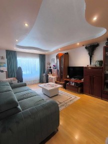 Proprietar - Vând apartament 3 camere decomandat, etaj 2, Obcini (Suceava) - 68 mp