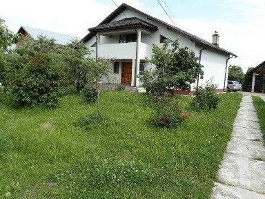 Casa (P 172mp si M 143mp) + curte (4200 mp) de vanzare Dumbrava, Ulmi, Dambovita 215.000 EURO