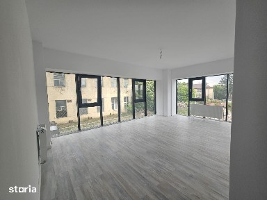 INTABULAT! MUTARE IMEDIATA! Apartament cu 2 camere decomandat Central