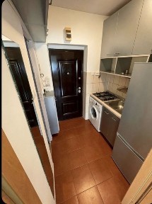 Vindem garsonieră et3/4. Str.Sovata nr23
