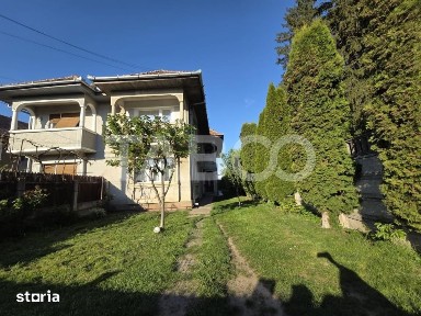 Casa de vanzare zona Negoiu 4 camere 208 mp utili si curte 550 mp