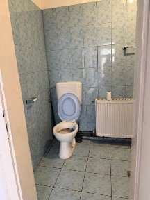 Dau în chirie casa cu 4 camere