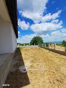 Casa de vanzare I Paun, Barnova I 4 camere, 2 bai I 500 mp teren