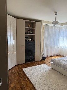 De vanzare apt. 3 camere Andrei Muresanu