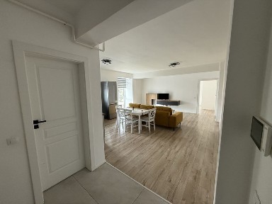Inchiriez apartament 2 camere Bulevard