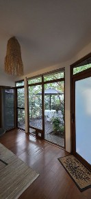 Apartament ultracentral de inchiriat / Central charming and spacious apartment in the heart of Oradea
