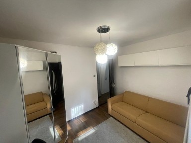 de inchiriat apartament 2 camere Piata Resita