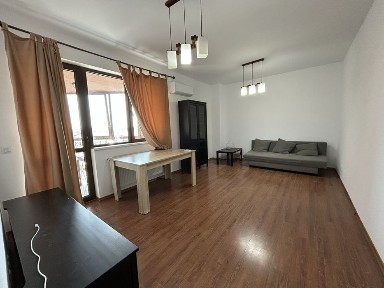 Apartament de închiriat. (Zona Dobroești)