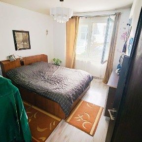 Apartament spațios cu 3 camere (87 mp) - Parter înalt, Str. Rodnei, Reghin
