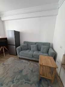 Inchiriez apartament
